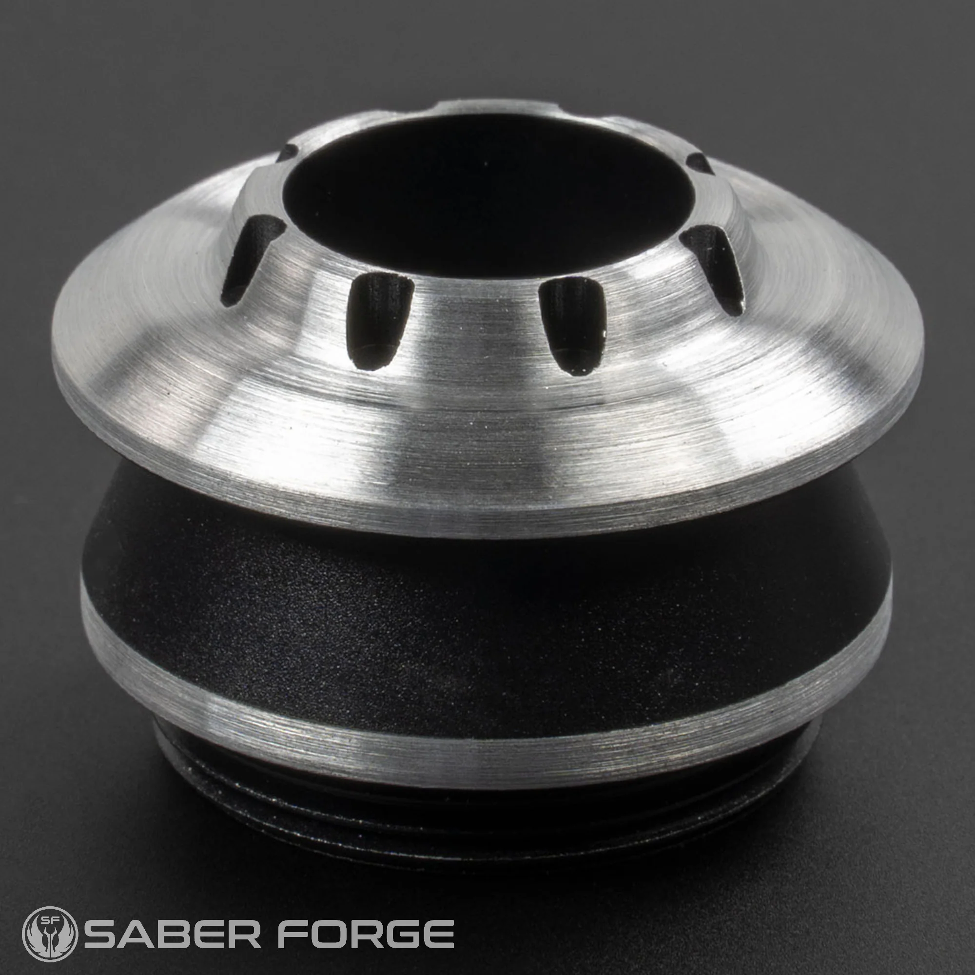 02 Pommel